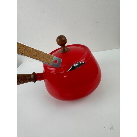 Vintage Styson Bright Red Enamel Fondue Pot Aluminum Wooden Single Handle Lid - Picture 5 of 10